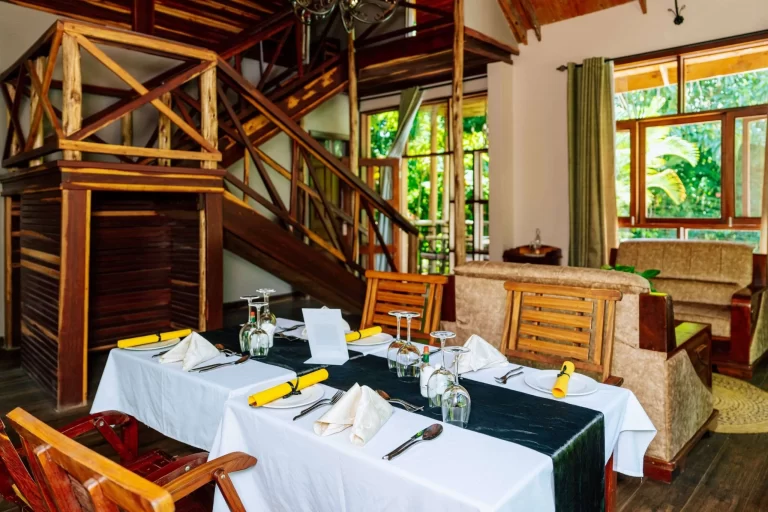 restaurant-1-scaled