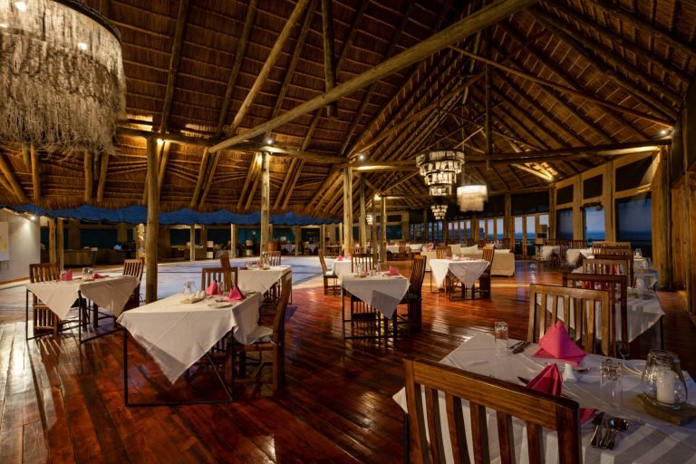 Kubu-Kubu-Restaurant-scaled