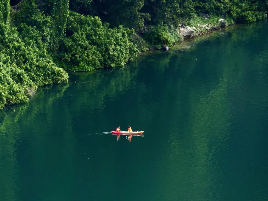lake-chala