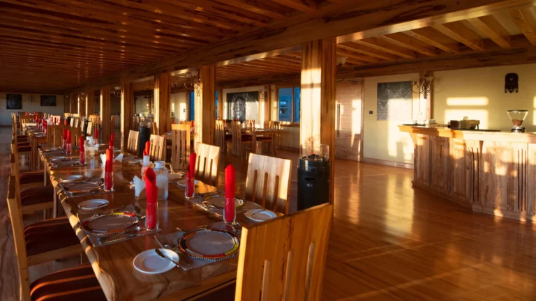 ngorongoro-crater-rim-lodge-dinning