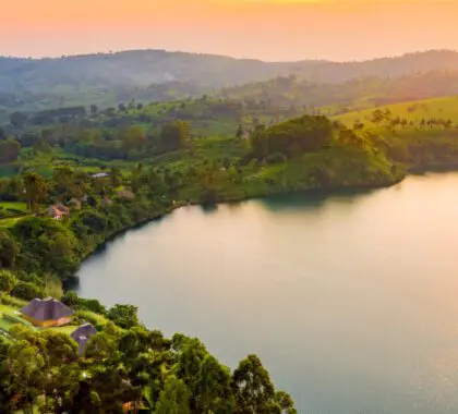 1920X768-Uganda-cratersafarilodge-2-420x380