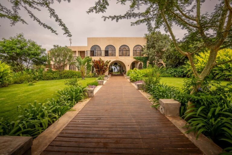 Manyara Best View Lodge & Spa perched on the Rift Valley Escarpment with panoramic views of Lake Manyara Tanzania (2)