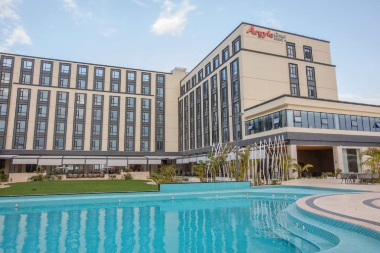 IM_KE_NAI_Argyle-Grand-Hotel_Outside-main-building-scaled