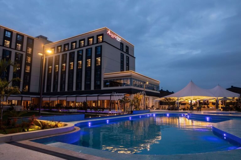 IM_KE_NAI_Argyle-Grand-Hotel_Pool-at-night-scaled