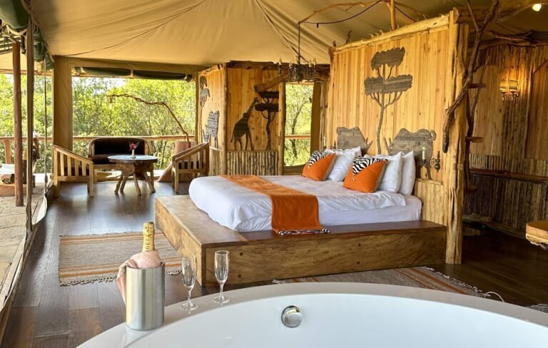 IM_KE_ABE_Rhino-Watch-Safari-Lodge-Senator-tent_bedroom2