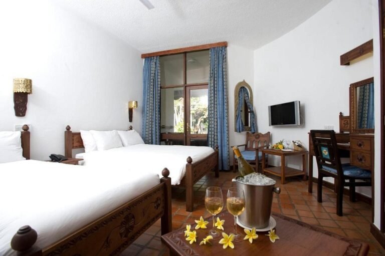 Severin-Sea-Lodge-Twin-Bed