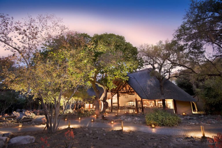 andBeyond-ngala-safari-lodge-exterior-view-01