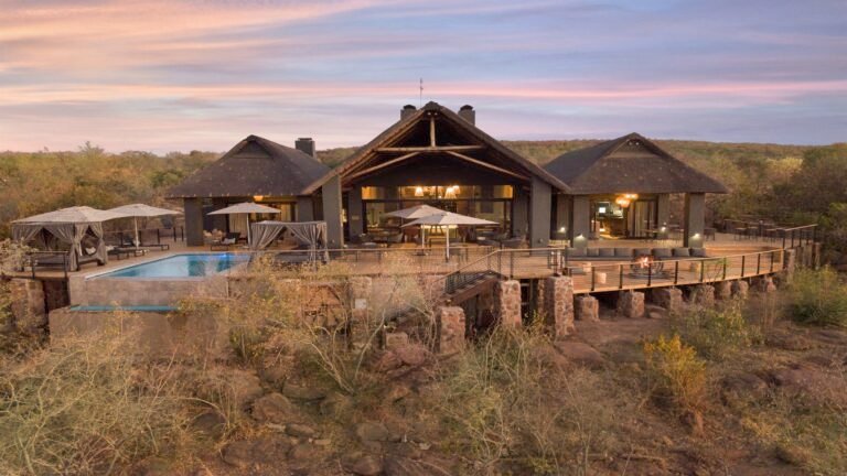 Aardvark Safari Lodge