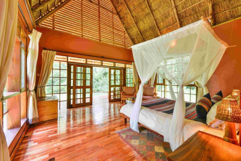 primate-lodge-rooms-forest-cottage-bedroom-01