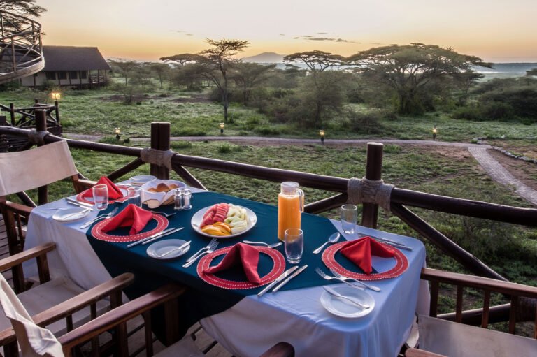 Breakfast_Balcony_001